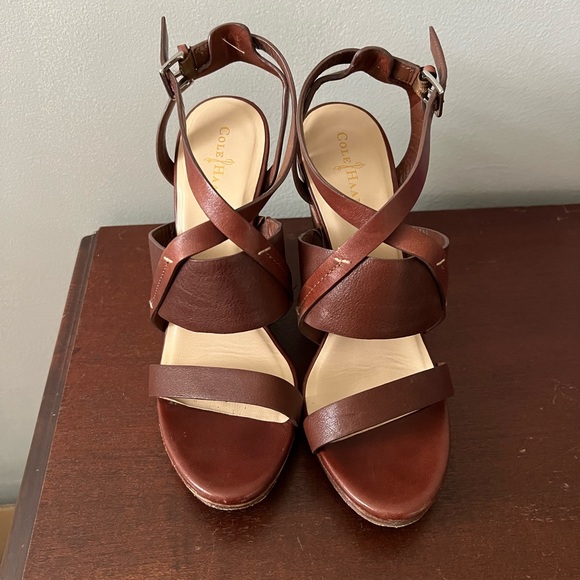 GUC. Cole Haan Wedge. Cognac. 7.5 - Picture 2 of 5